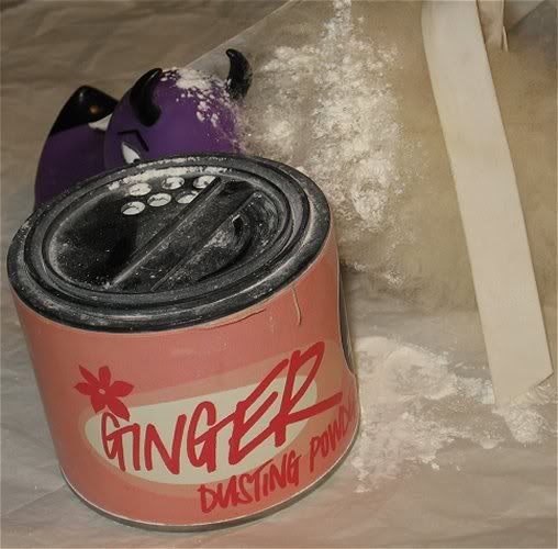 The Lush Wiki / Ginger Dusting Powder